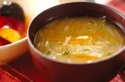モヤシとニンジンのみそ汁