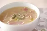 豆乳みそスープ たっぷり玉ねぎとベーコン仕立て