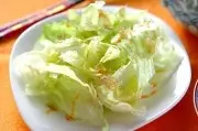 レタスのチリメンジャコソースがけ