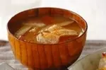 カブとさつま揚げのみそ汁