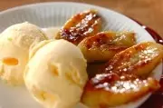 バニラアイスキャラメルバナナ添え