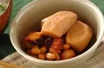 里芋とタコの煮物