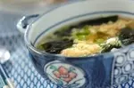 ふんわり卵とワカメのお吸い物