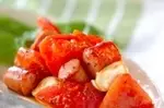 ソーセージとトマトの炒め物
