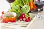 赤ワインに合う生野菜とバーニャカウダ