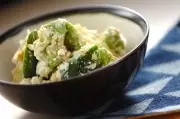 アボカドとチーズのサラダ
