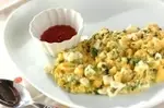 香菜とチーズのスクランブルエッグ