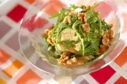 春菊と豆腐のピリ辛サラダ
