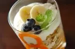 グラノーラのヘルシーパフェ