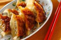 みんな大好きな餃子。まずは基本をしっかりマスターし、アレンジ餃子や水餃子、揚げ餃子、デザート餃子に挑戦してみましょう！丸っと餃子を食べ尽くすレシピをご紹介します。