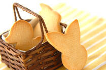 基本のクッキーなら、ホットケーキミックスと卵＋バター＋砂糖だけで完成！ 一手間とあなたのアイデアを加えていろいろな種類が作れるのも魅力です。簡単安心なおやつを是非。