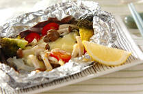 年度末に差し掛かり、毎日残業で忙しい！ でも美味しくて栄養のあるものを簡単に作りたい！ホイル焼きは、そんなあなたにぴったりのレシピ。基本はホイルに包んでオーブンやトースターで焼くだけ！ しかも、洗いものが楽ちんなんです！