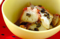 疲労回復効果が期待できるタウリンやたんぱく質を豊富に含むタコは、お刺身や酢の物も美味しいですが、オリーブオイルやガーリックとの相性もよいですよね。そこで今回はタコのパスタやマリネなど、キンキンに冷やしたワインにぴったりのタコのイタリアンレシピをご紹介したいと思います。