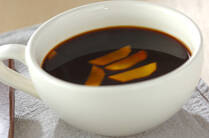 最近、平均体温が35度台という低体温の人が増えています。低体温だと、免疫力の低下につながり、基礎代謝量も落ち太りやすくなる、ということも。体を温める食材で有名なのが生姜。今回は冬にぴったりなホットドリンクをご紹介。