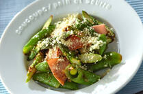 野菜は毎日摂取したいもの。風邪予防にも役立ちますね。寒い日がまだ続くこの季節、サラダも温かくして召し上がれ。