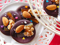 今年のバレンタインは誰にあげる？いろんな人に配りたいけど…作るのが大変！そんな時は、簡単にたくさん作れるバレンタインレシピがおすすめ！もちろんどれも、かわいくておいしさもバッチリです。たくさん作っていろんな人をよろこばせてあげてくださいね☆