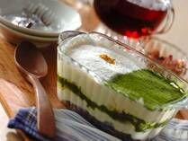 緑が鮮やかな抹茶のスイーツはいかがですか？冷やして簡単に作れる抹茶のティラミスや混ぜて焼くだけの抹茶のパウンドケーキなど、ピンクの桜に映える鮮やかな緑の抹茶スイーツのレシピをご紹介します。
