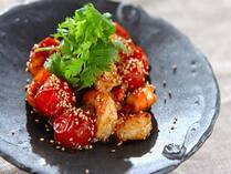 つい買ってもあまりがちなマスタード、ナンプラー、オイスターソース。実は、これらの調味料を普段の調理の隠し味に使う事で、いつもとちょっと違うアレンジの料理になるんです。今回はなかなか活用の幅が広がらない調味料をバリエーション豊かに活用したレシピをご紹介します！