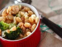 豆類は、タンパク質、炭水化物、ビタミン、食物繊維などの栄養が豊富な優秀食材です。腹持ち良く低カロリーなうえ、糖質や脂質の代謝を促すビタミンB群が多く含まれているので、ダイエット中の方は一食に一品、豆料理を取り入れたいところ。今回はサラダやスープなど、かんたん豆レシピをご紹介します。