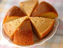 台湾カステラがブームですが、炊飯器で作れるキャラメルケーキも卵の味がしっかり感じられてお店に負けない美味しさです♪材料を混ぜたら冷やすだけのひんやりスイーツや、電子レンジで時短のスイーツなど、ちょっと甘いものが欲しい時や、急な来客時にもおすすめです。