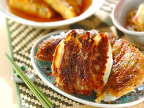 日頃の感謝の気持ちを込めて今年は少し豪華な晩ご飯をプレゼントしてみませんか？体重が気になるパパも安心して晩酌できるハマチの唐揚げやお子さんと一緒に作れる大きなキャベツ餃子など「お父さんありがとう！」の気持ちがたっぷりつまったレシピをご紹介します。