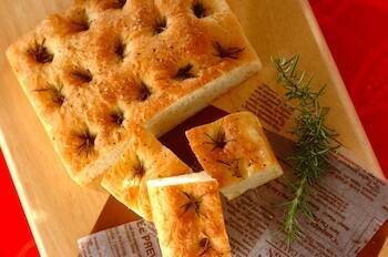 イタリアの食事パン フォカッチャ をおうちで楽しもう E レシピ 料理のプロが作る簡単レシピ