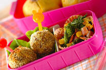 この春からお弁当を作り始めたけれど、ちょっとくじけそう…という人も、これなら大丈夫！まとめて作って冷凍保存しておけば、忙しい朝でもあっという間にお弁当が完成です。