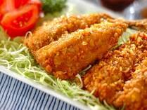 ジメッとした湿気が続く今日この頃。そんな時はカラッとした揚げ物はいかがですか？揚げ物は温度を守ればとても簡単。様々な食材を揚げるだけで立派なメインディッシュに早変わり。そこで今回はナスのはさみフライや具沢山の春巻きなど。まるっと揚げて楽するレシピをご紹介します。