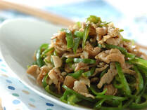 この時季お買い得なピーマンは、熱に強いビタミンがとっても豊富。ツナやお肉との相性も良く、炒めることで独特の苦味も軽減され栄養の吸収率もアップします。今回は、そんなピーマンをたっぷり食べられる、簡単なおかずレシピをご紹介します。