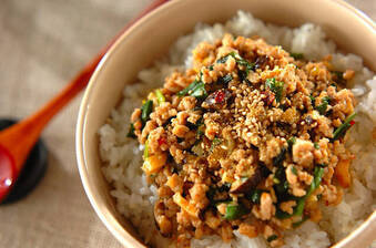 節約できてお腹も満足！「鶏&豚ひき肉」のレシピ