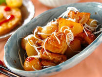 鶏肉や豚肉、イカなどの魚介類と合わせれば献立のメインになり、あと一品！という時には、手早くサラダや炒めものにもできる便利な食材。甘辛く煮てよし、さっぱり炒めも美味しい、サラダのバリエーションも豊富。今回は、大根を丸ごと一本買っても、あっという間になくなってしまう、絶品アレンジレシピをご紹介します。