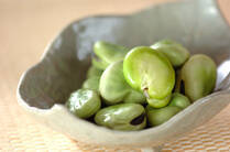 そら豆が大好きな人、多いですね。今がチャンス、シンプルな塩ゆでからフリットやパスタなど人気レシピを23選集めました！