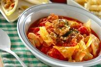 立春を迎えたものの寒さはまだまだ続きます。そんな寒い日はコトコト煮込んだ具沢山のシチューやスープが大活躍。そこで今回は、具沢山でピリ辛の「サンラータン」やフライパンで作れる「かぼちゃのシチュー」など、身体がホッと温まる「スープ＆シチューレシピ」をご紹介します。