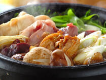 冬は家族でおいしいすき焼きが食べたくなりますね。すき焼きは、関東と関西では作り方が少し違うって知っていましたか？E・レシピでは関西風のとっておきの作り方を紹介しております。合わせて、すき焼きアレンジレシピもご紹介するので、ぜひ試してみてくださいね♪