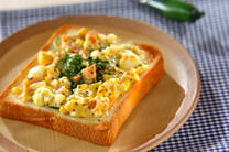 バタバタ慌ただしい毎日。そんな忙しい朝に重宝するのがトーストです。そこで今回は定番の「たまごトースト」や5分でできる「キノコのみそマヨトースト」そして乗せて焼くだけの「マシュマロトースト」など忙しい朝を助けてくれるトーストの簡単アレンジレシピをご紹介します。