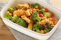 毎日のお弁当作りやあと一品欲しい時の副菜に迷った時に、頼りになる作り置きレシピ。作り置きといえば、超人気サイト「つくおき」のnozomiさんが教えてくれた、冷凍できる具沢山スープや万能肉味噌など、あると便利な「つくおき」レシピをご紹介します！