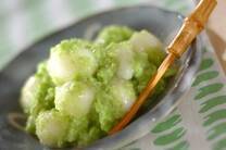 緑が綺麗な「ずんだシェイク」は枝豆を潰して作られる仙台名物。最近テレビで取り上げられ、この夏大注目おスイーツになっているんですよ。そこで今回は栄養価も高く、今季大注目のずんだシェイクと枝豆で作るずんだスイーツをご紹介したいと思います。