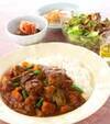 肉団子入り野菜カレーの献立