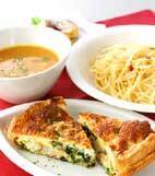 冷凍パイシートで作る 基本のホウレン草のキッシュの献立