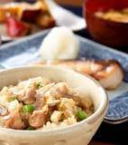鶏五目の味わい炊き込みご飯の献立