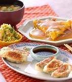 大きなキャベツ餃子の献立