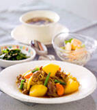 肉ジャガカレーの献立