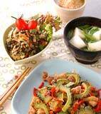 ゴーヤと鶏肉の炒め物の献立