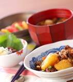 具たっぷり！肉ジャガの献立