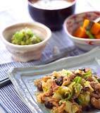 ご飯がすすむ味噌ダレで作る！豚肉とたっぷり野菜のピリ辛炒めの献立