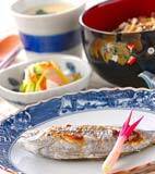 ウオゼの塩焼きの献立