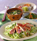 「カツオのたたきサラダ」の献立