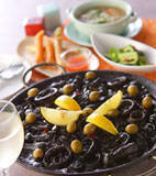 イカスミのパエリアの献立