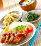 プロが教える！サクサクジューシーなとんかつの献立