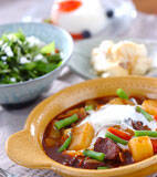 濃厚！ビーフシチュー デミグラス缶で簡単 本格的な味わいにの献立